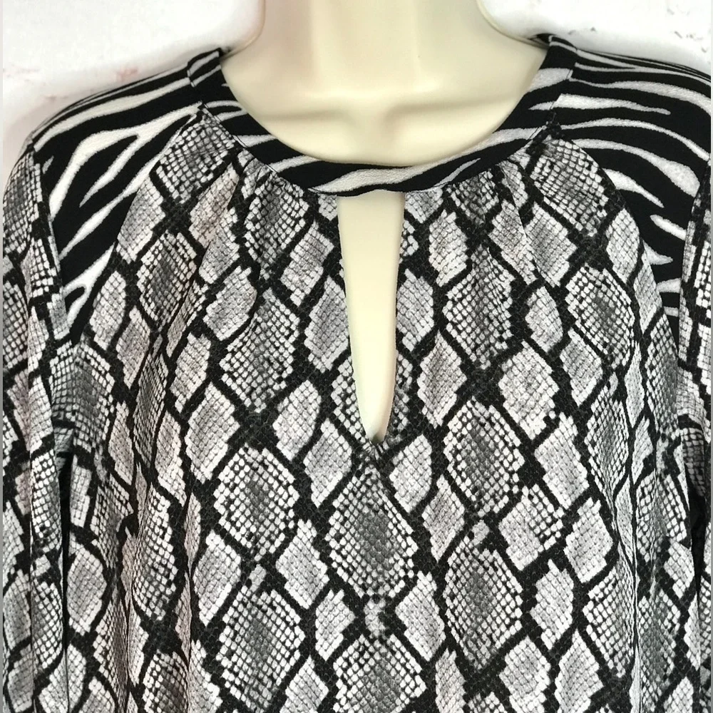 MICHAEL Michael Kors XS Snake Print Keyhole Neck Black & Gray Long Sleeve Blouse